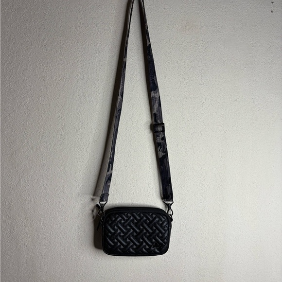 Lug Coupe Crossbody Black vegan leather Quilted Bag - Picture 5 of 8